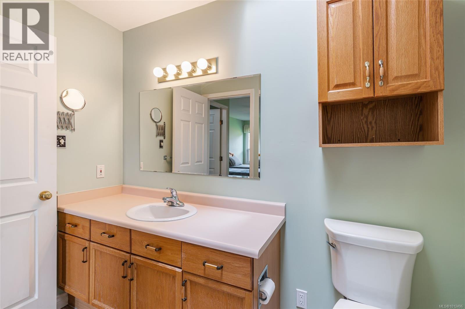 103 240 Stanford Ave E, Parksville