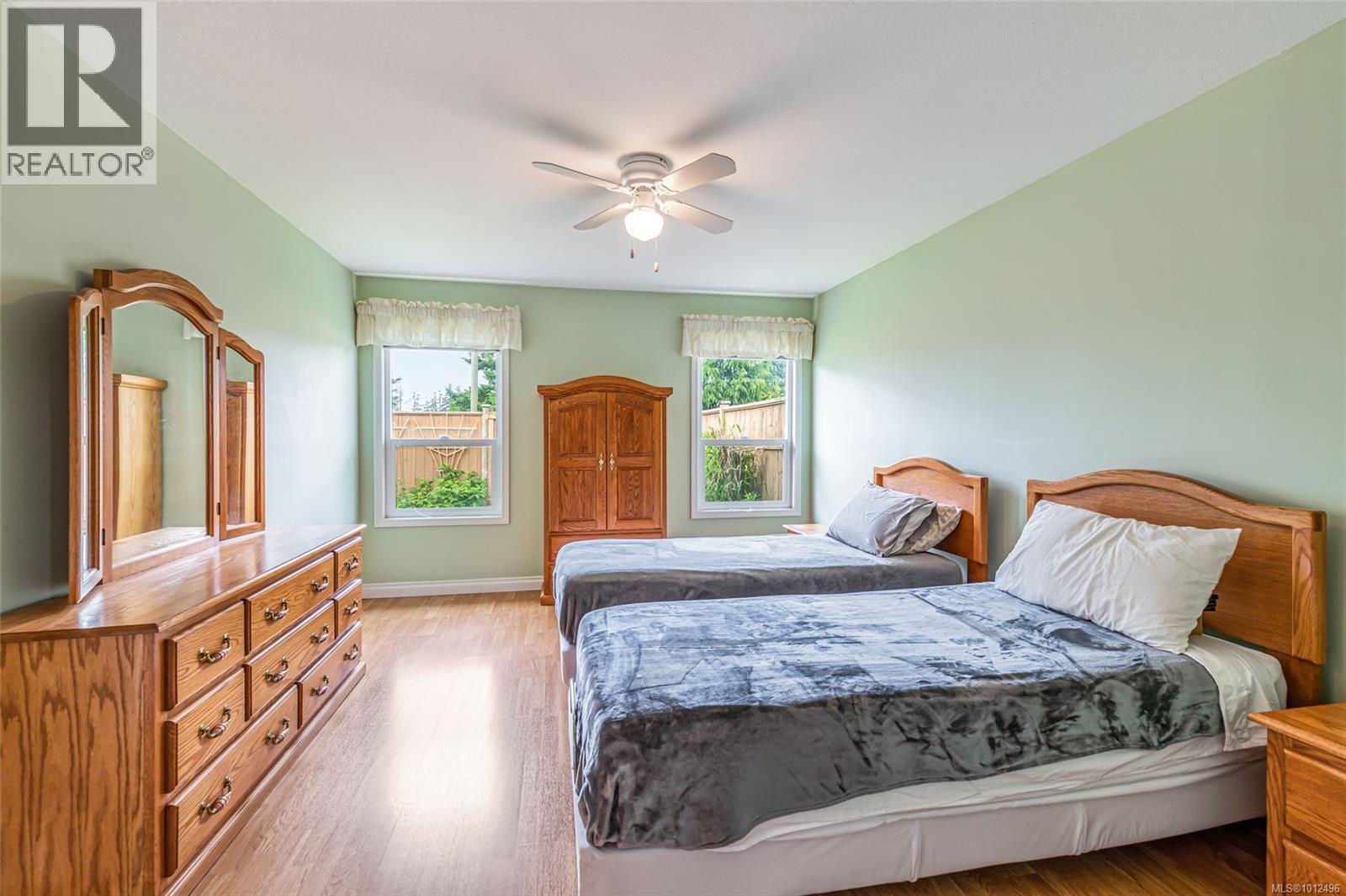 103 240 Stanford Ave E, Parksville