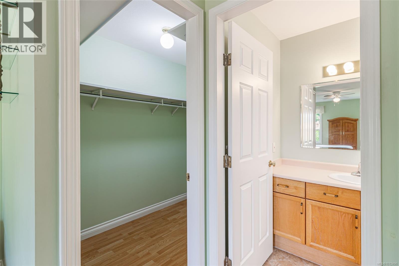 103 240 Stanford Ave E, Parksville