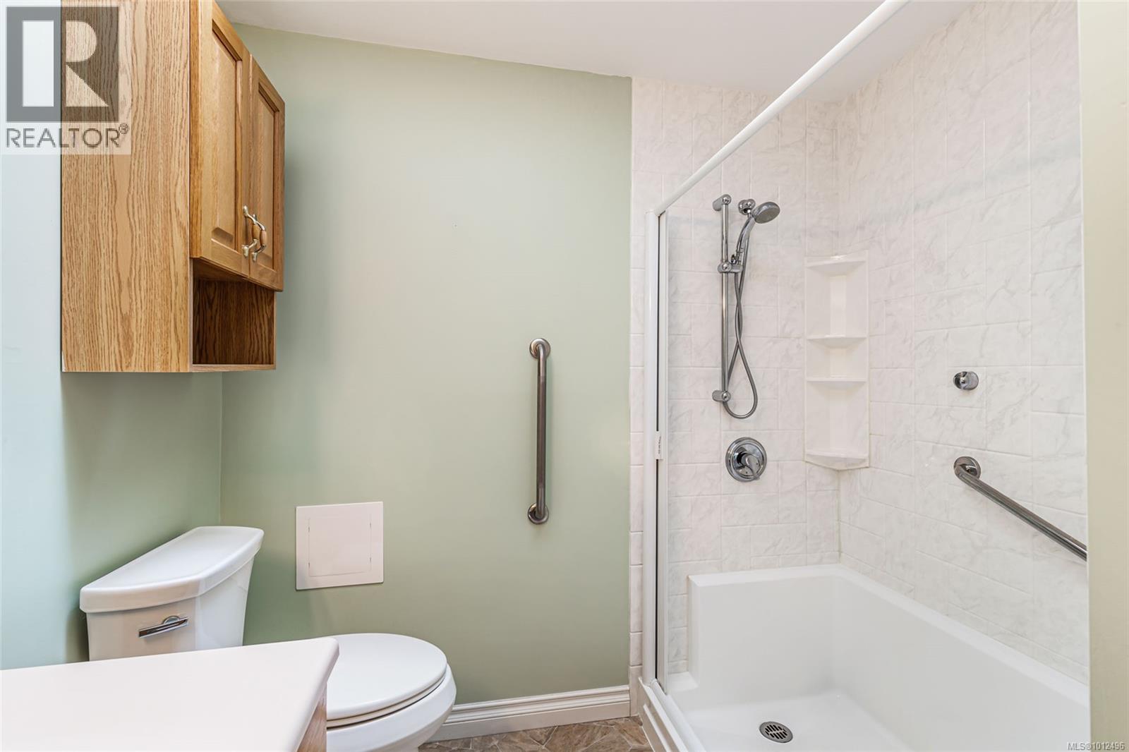 103 240 Stanford Ave E, Parksville