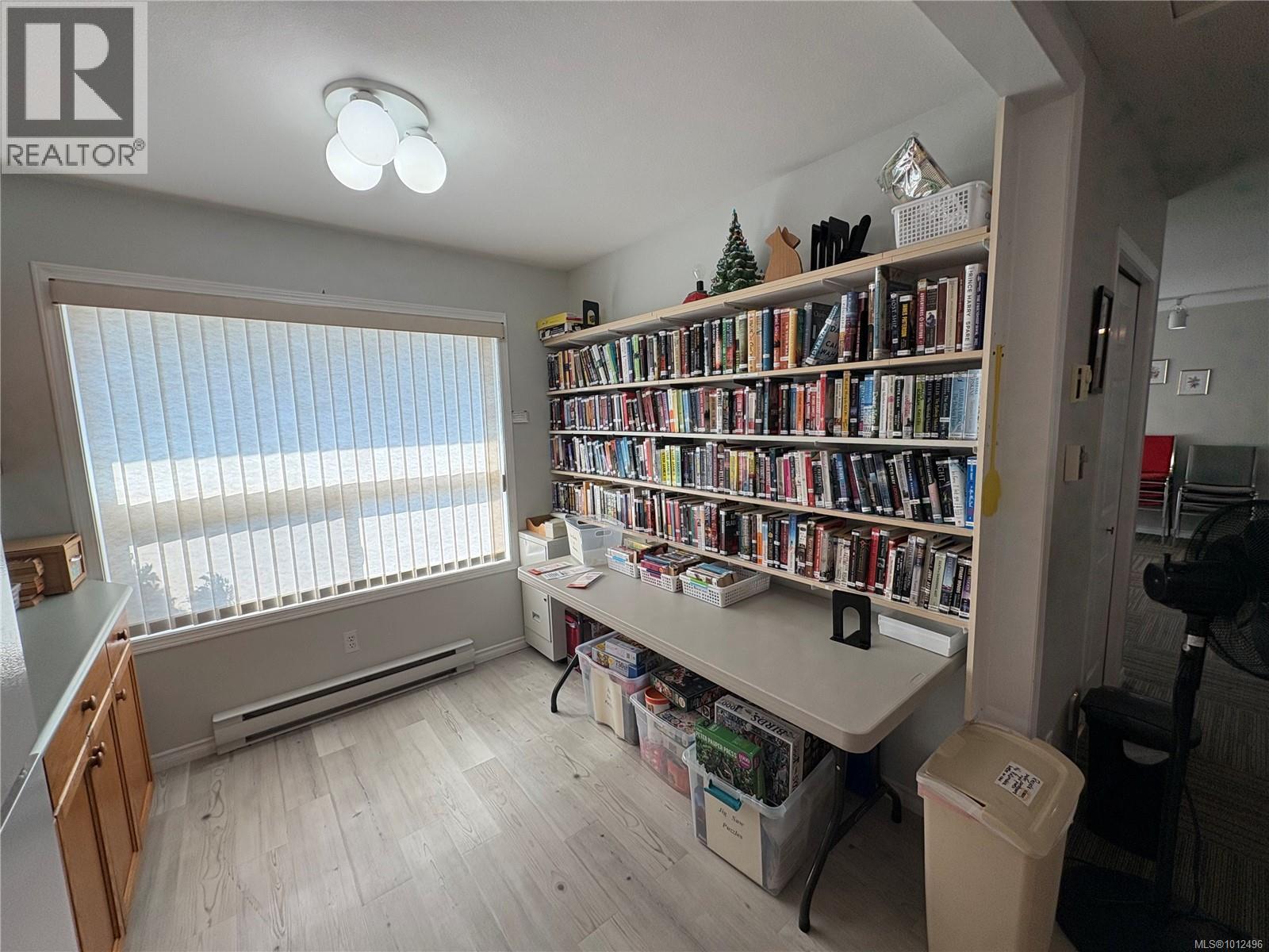 103 240 Stanford Ave E, Parksville