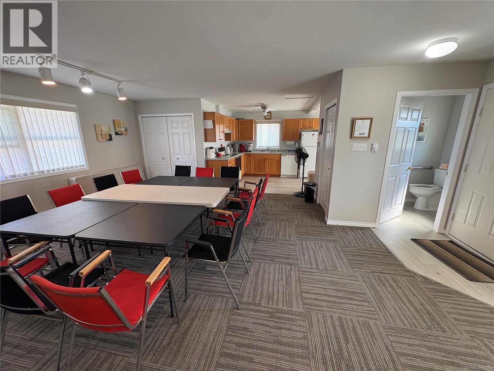 103 240 Stanford Ave E, Parksville