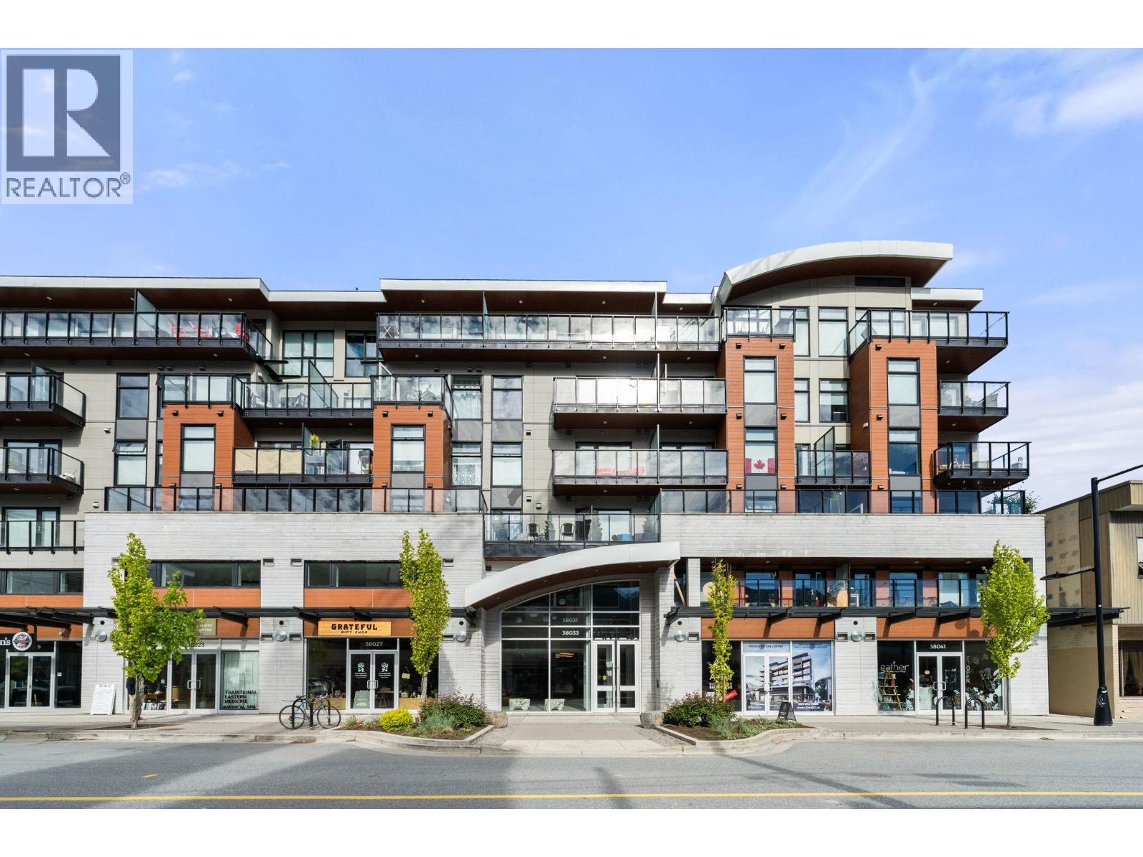 411 38033 SECOND AVENUE, Squamish