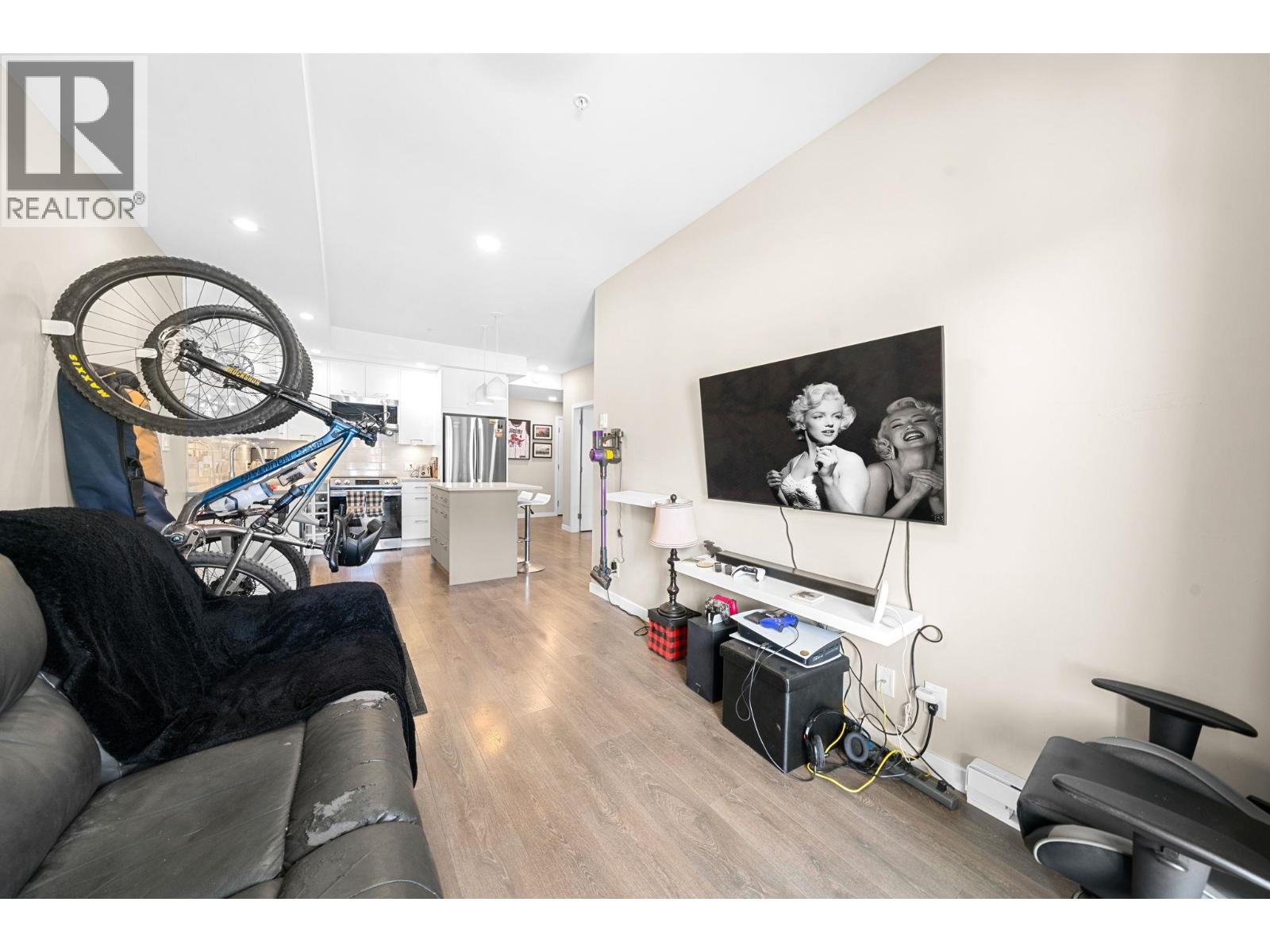 411 38033 SECOND AVENUE, Squamish