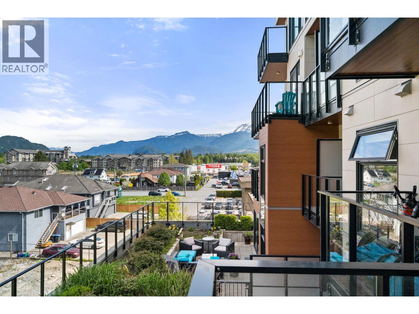 411 38033 SECOND AVENUE, Squamish