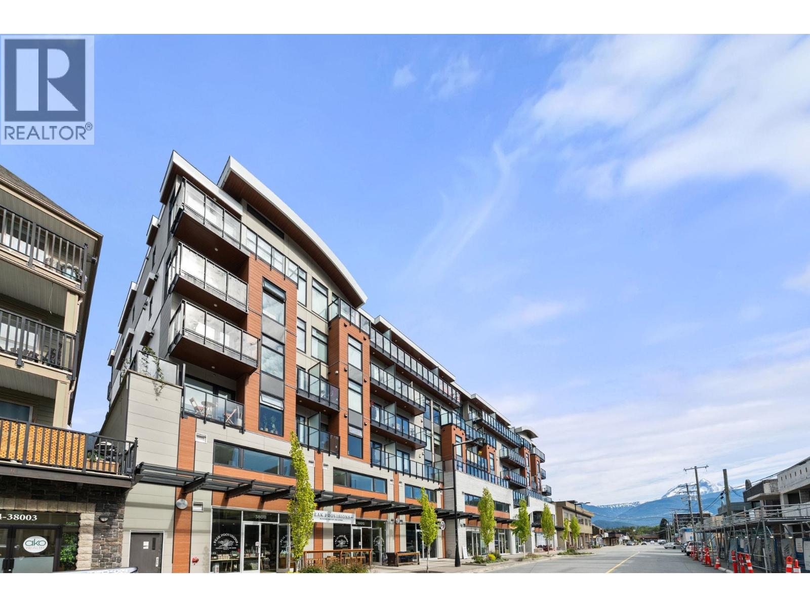 411 38033 SECOND AVENUE, Squamish