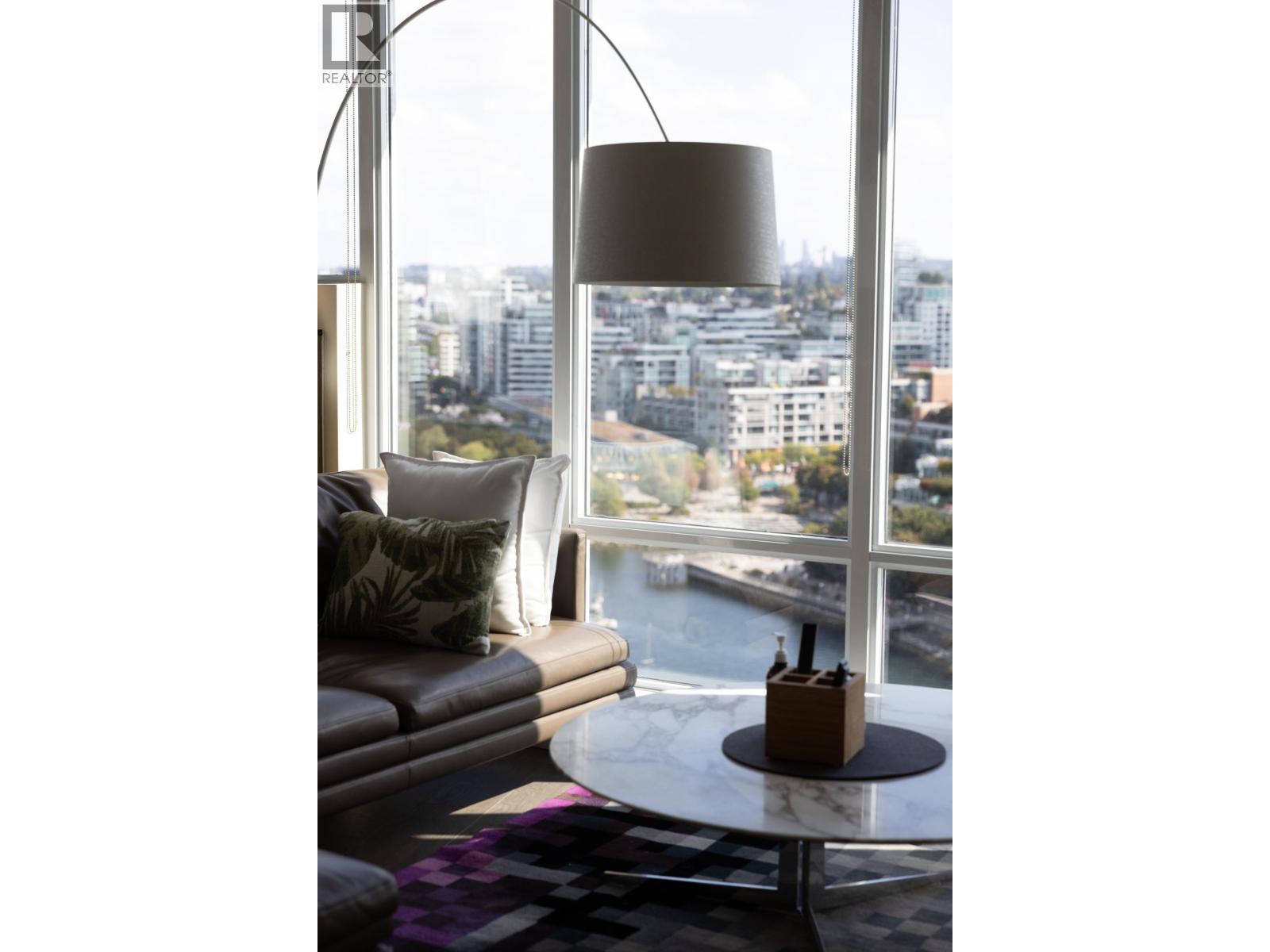 2501 8 SMITHE MEWS, Vancouver