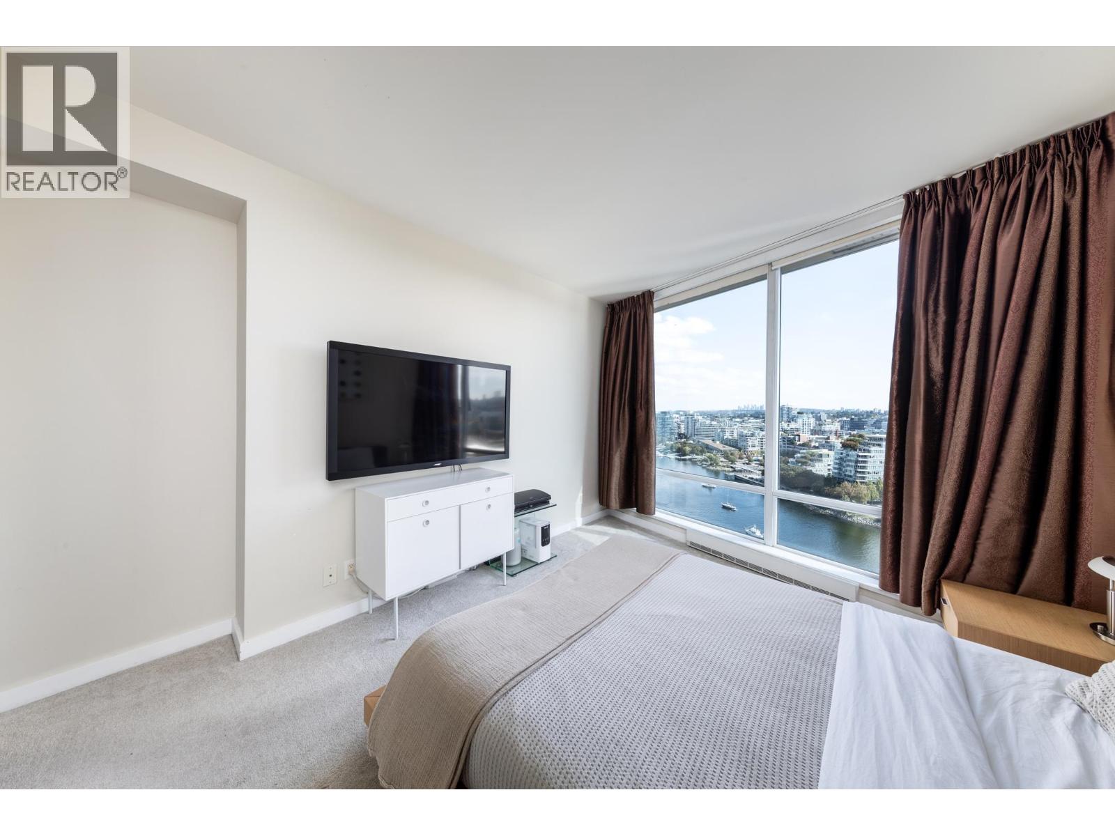 2501 8 SMITHE MEWS, Vancouver