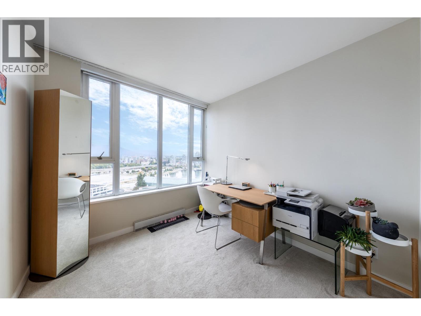 2501 8 SMITHE MEWS, Vancouver