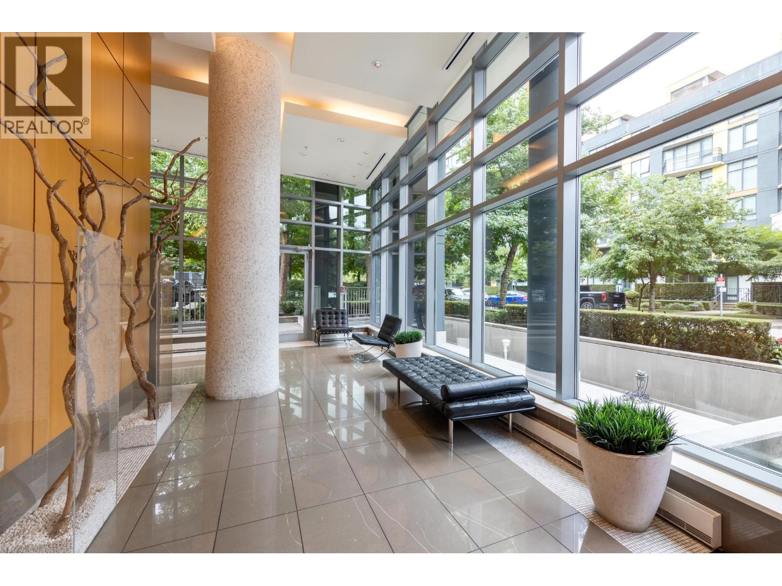 2501 8 SMITHE MEWS, Vancouver