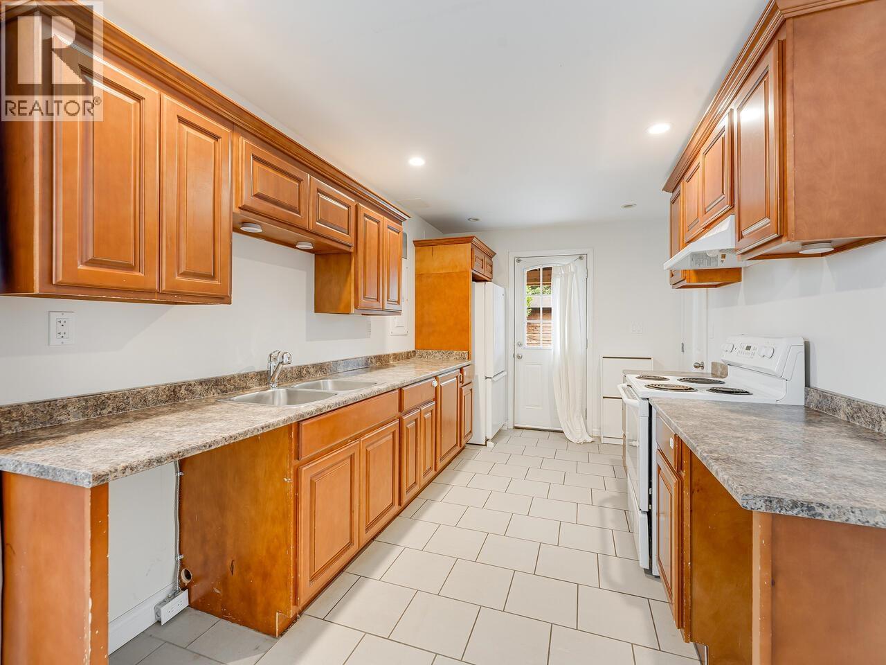 1732 PRAIRIE AVENUE, Port Coquitlam