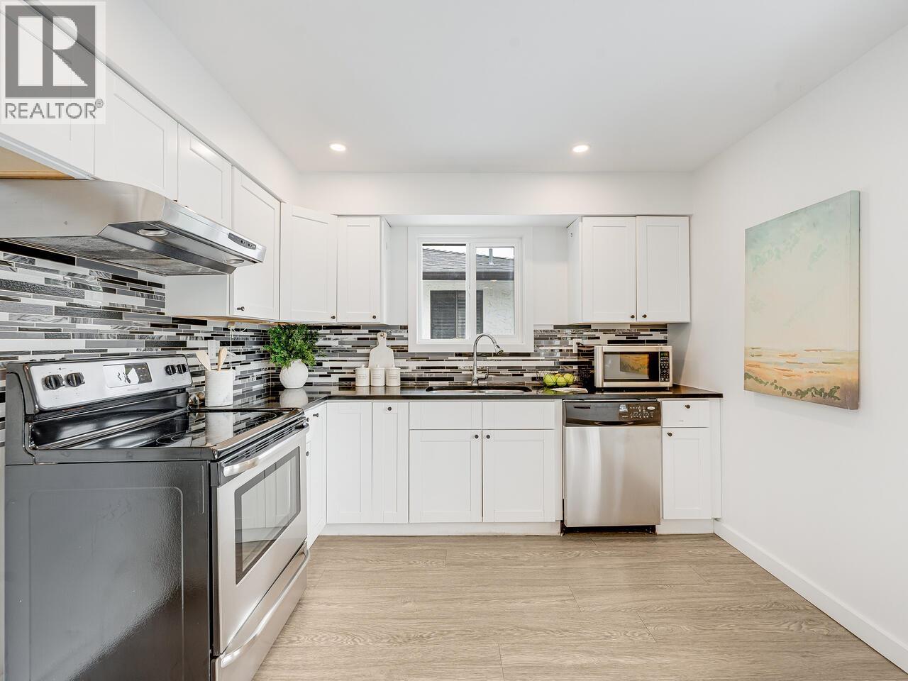 1732 PRAIRIE AVENUE, Port Coquitlam
