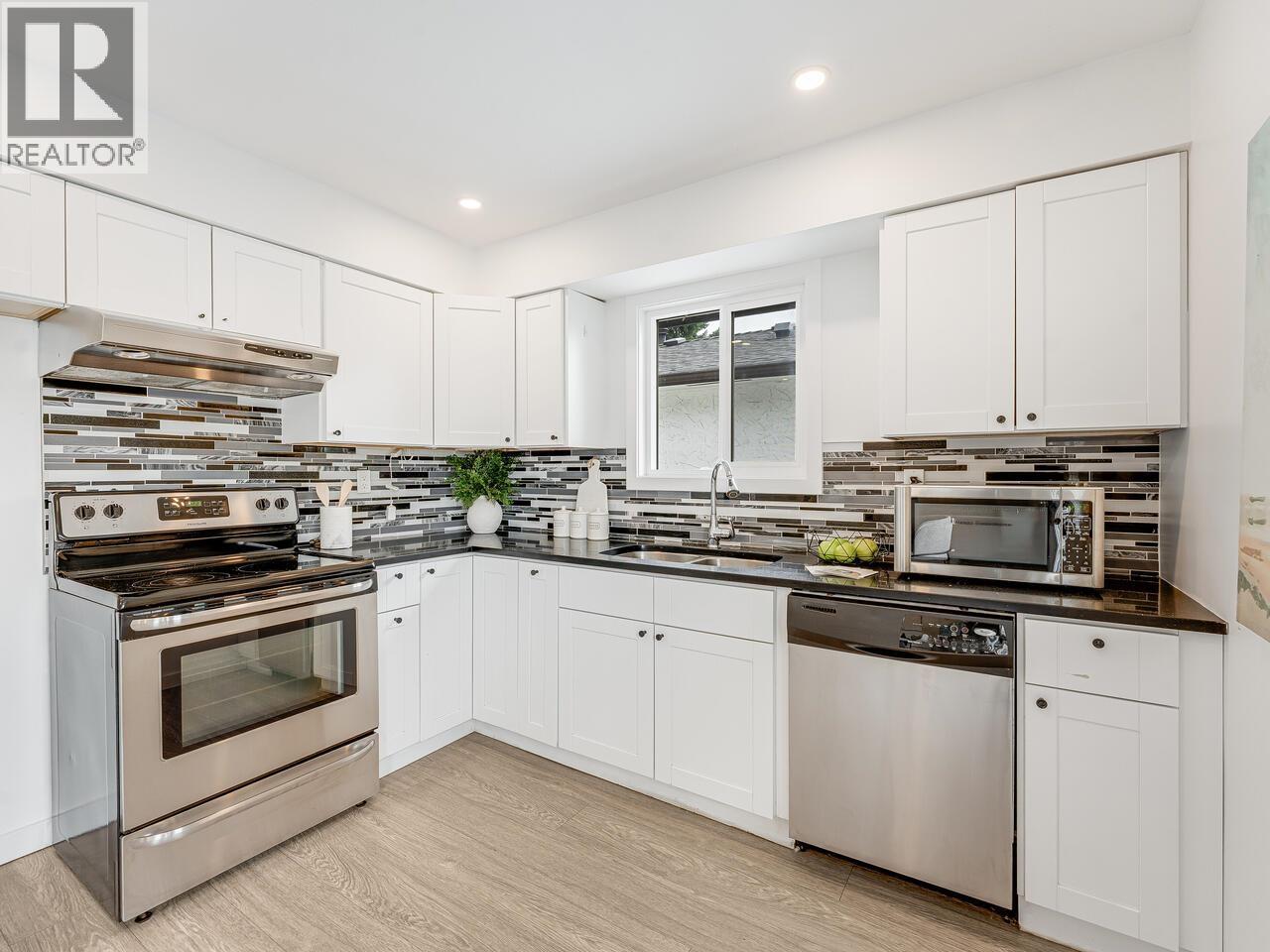 1732 PRAIRIE AVENUE, Port Coquitlam