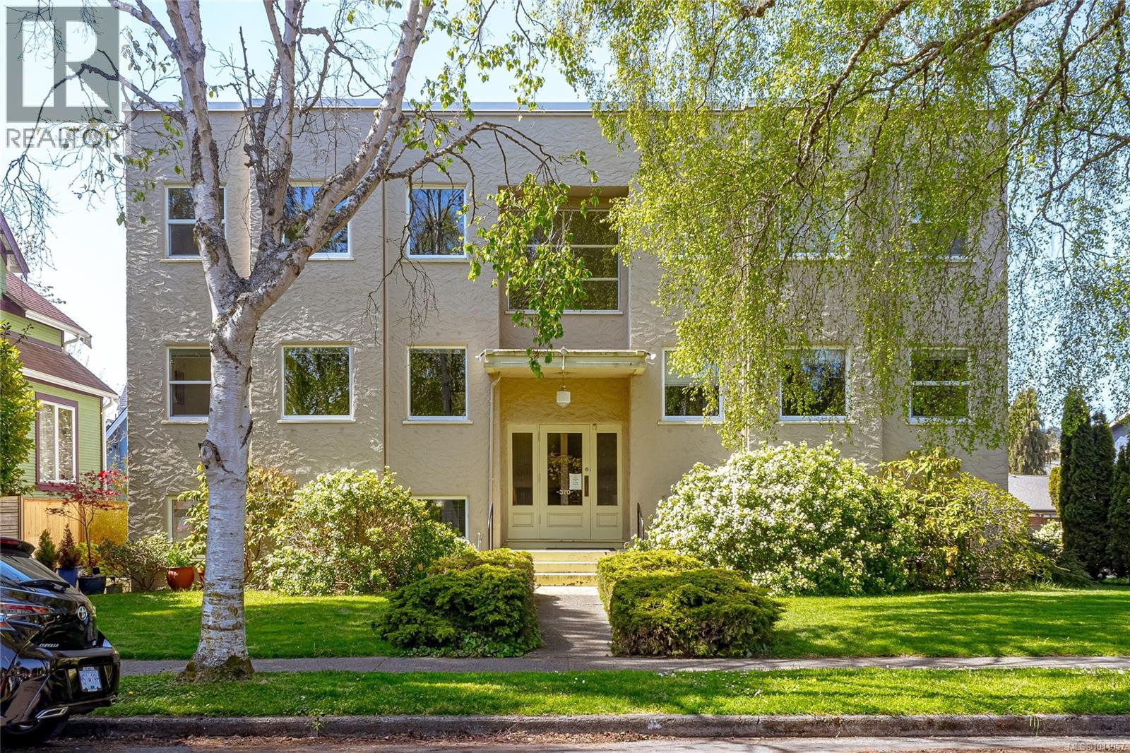 370 Richmond Ave, Victoria