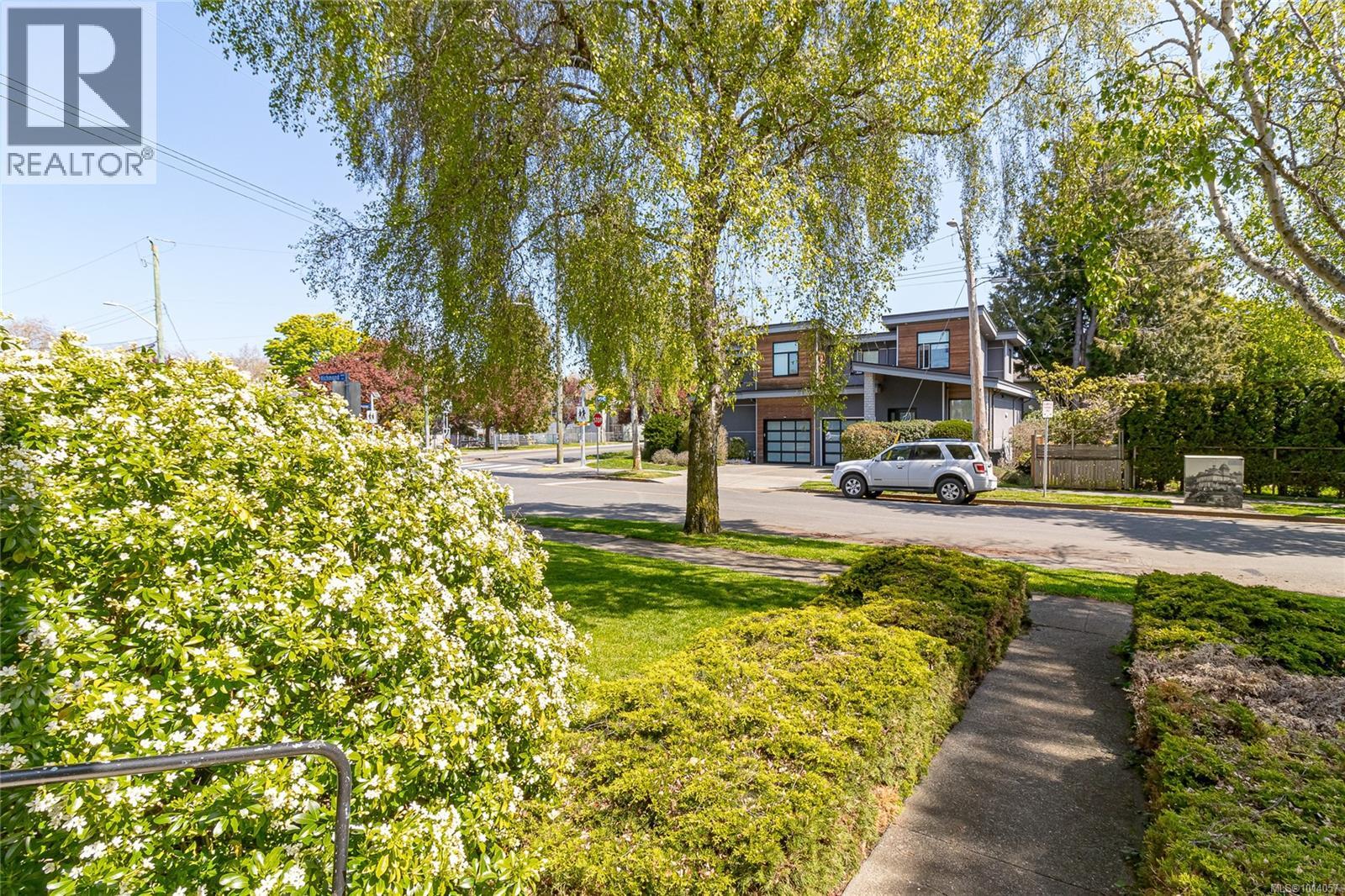 370 Richmond Ave, Victoria