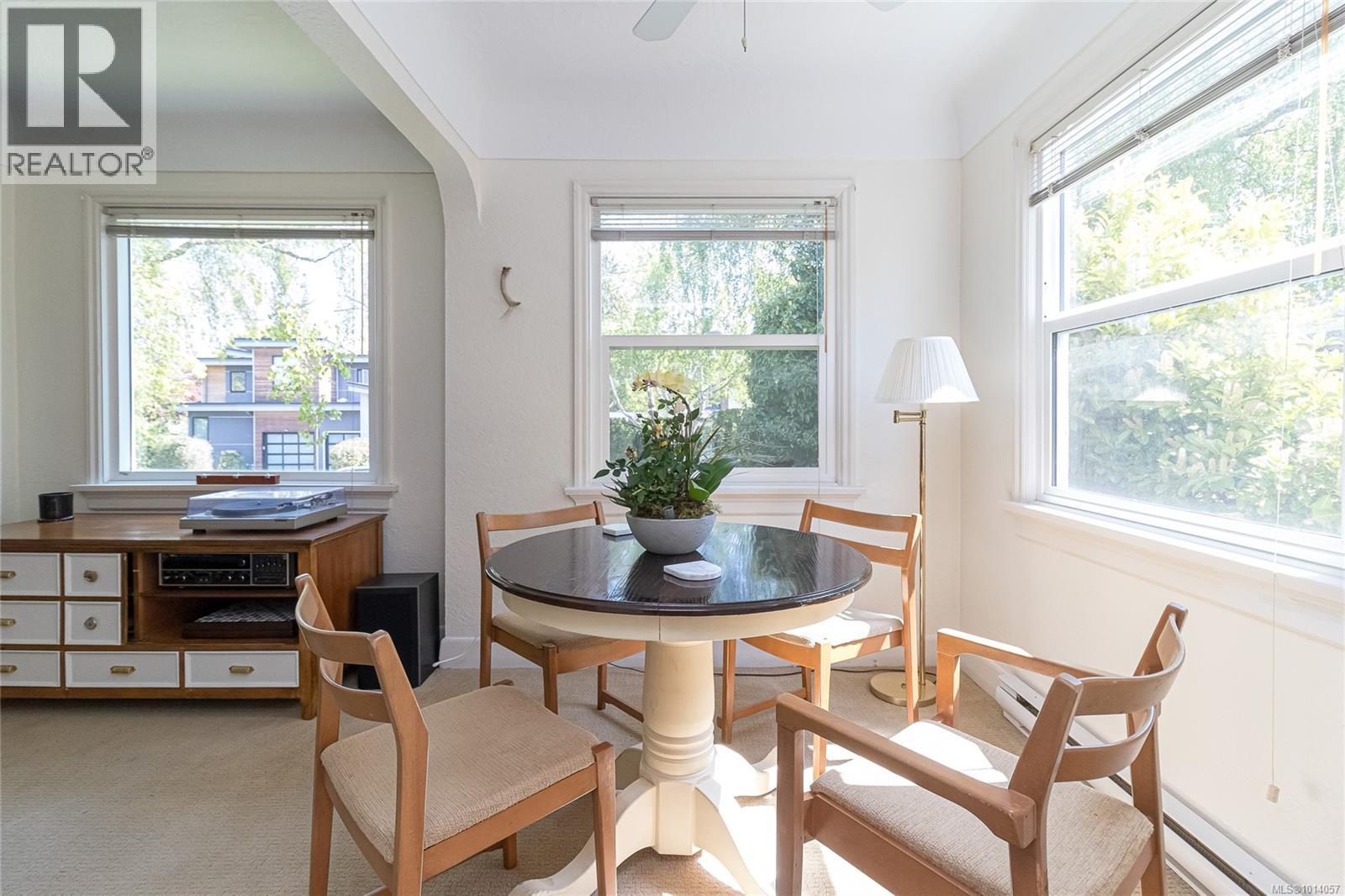 370 Richmond Ave, Victoria
