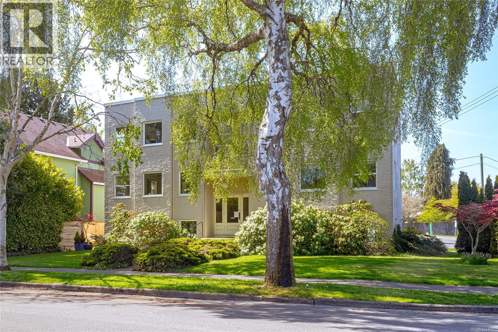 370 Richmond Ave, Victoria