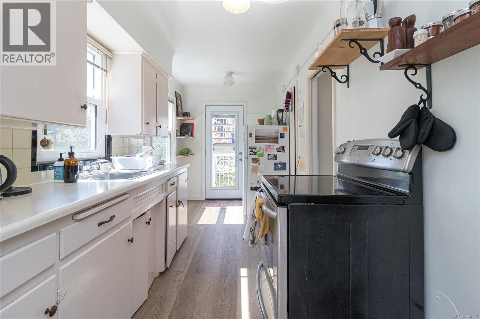 370 Richmond Ave, Victoria