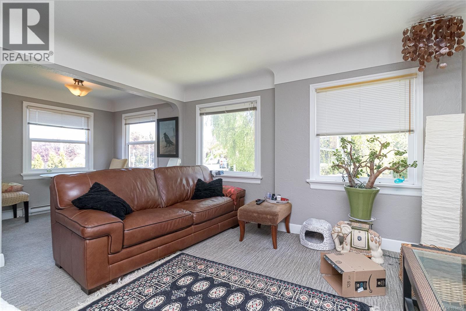 370 Richmond Ave, Victoria