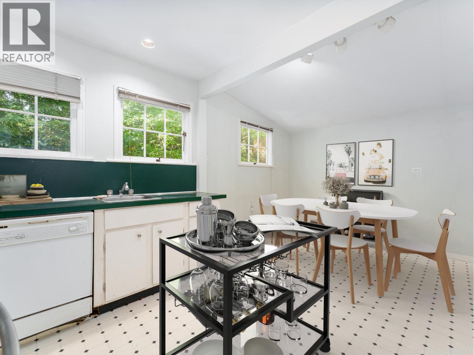 4150 DOLLARTON HIGHWAY, North Vancouver