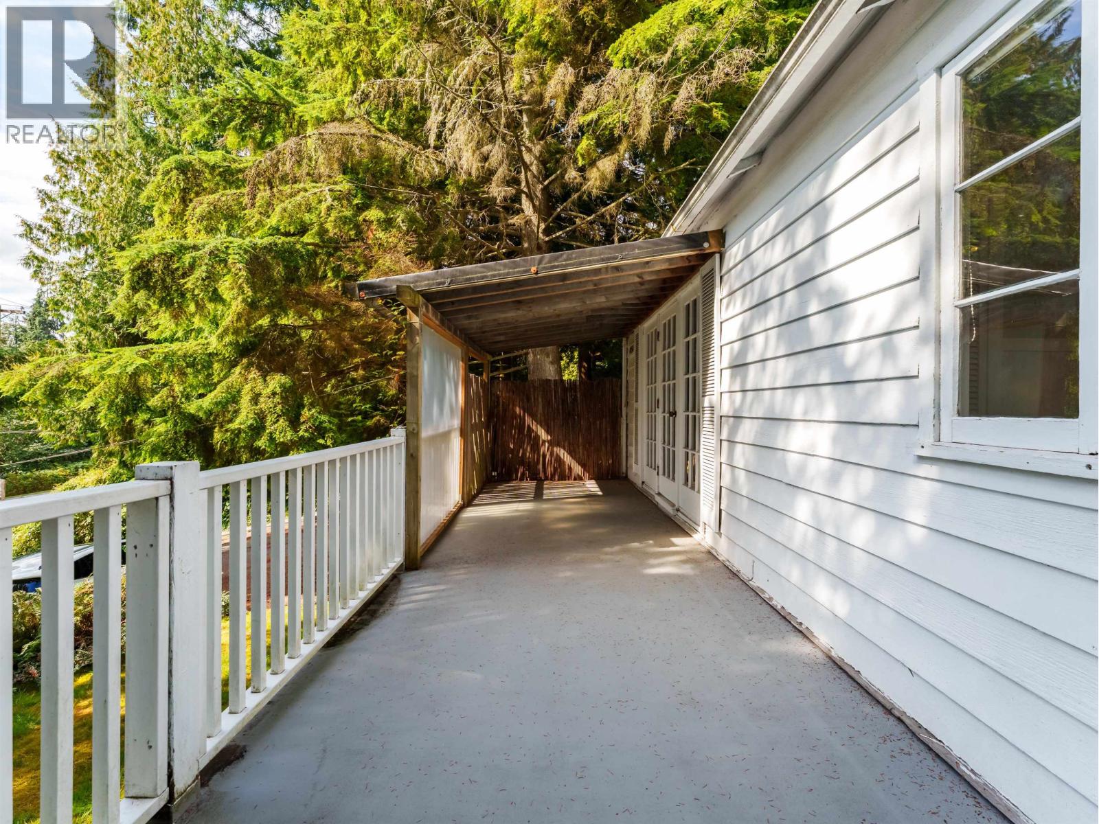 4150 DOLLARTON HIGHWAY, North Vancouver