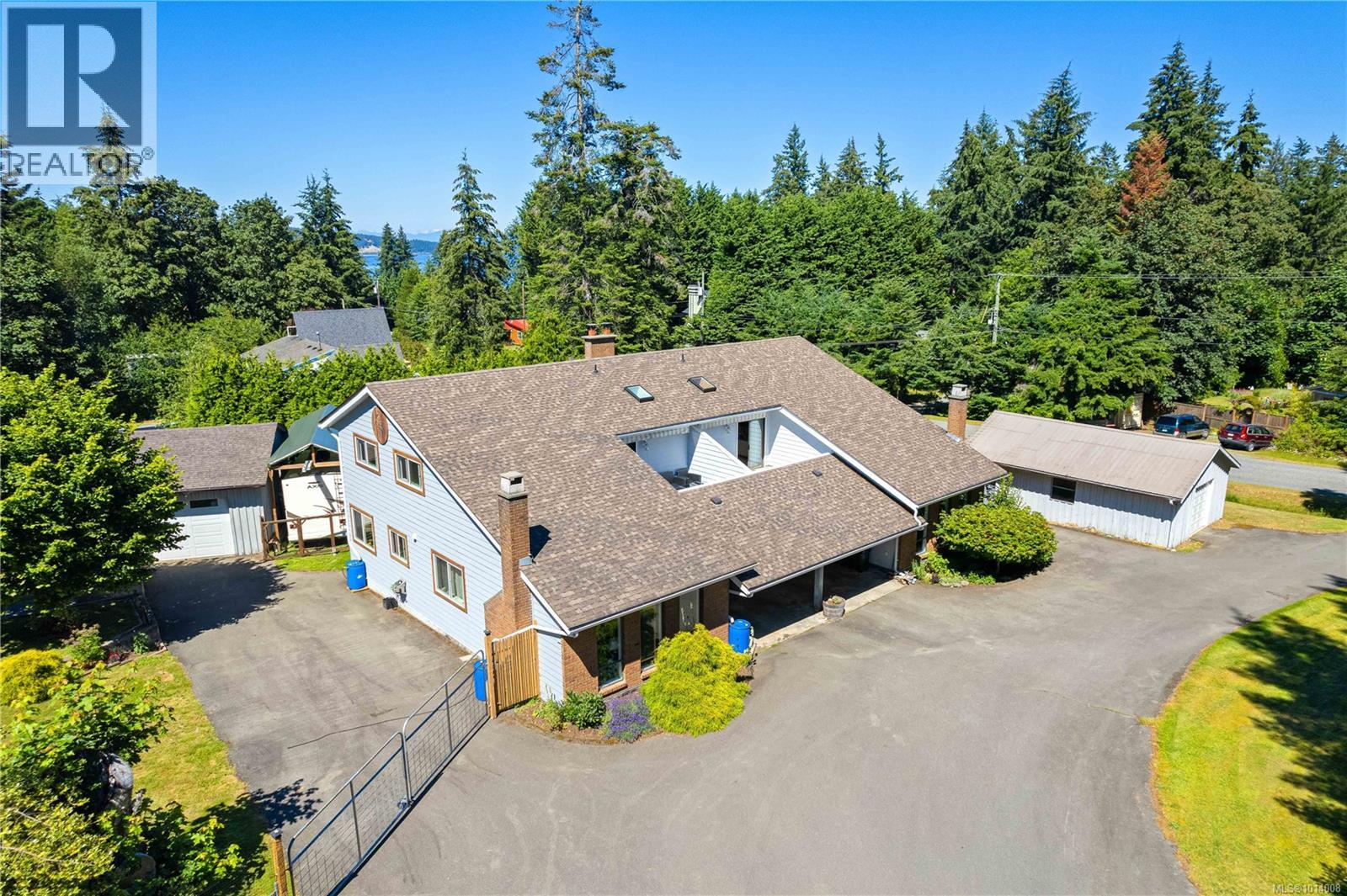 A & B 153 Bald Eagle Cres, Bowser
