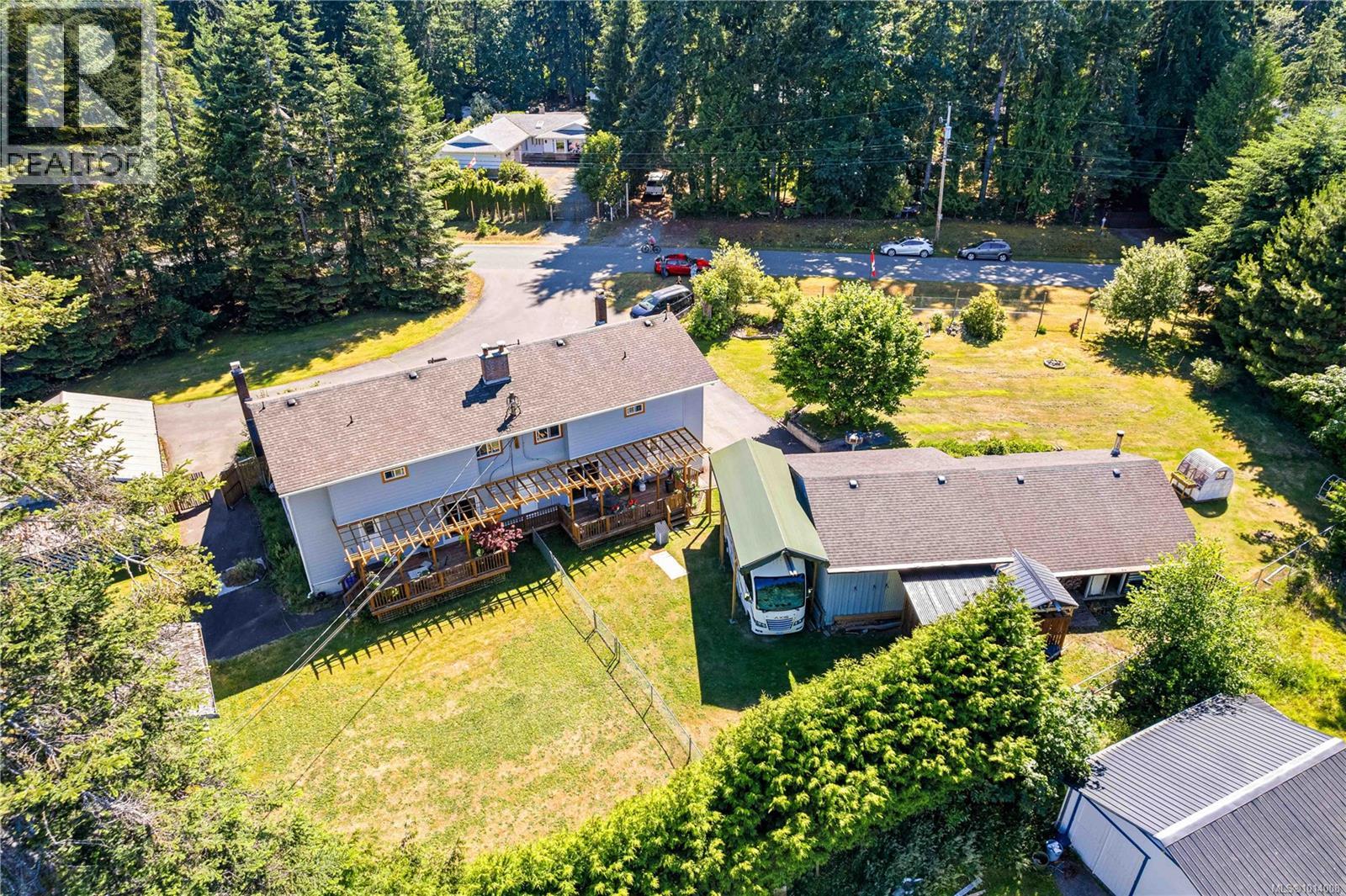 A & B 153 Bald Eagle Cres, Bowser