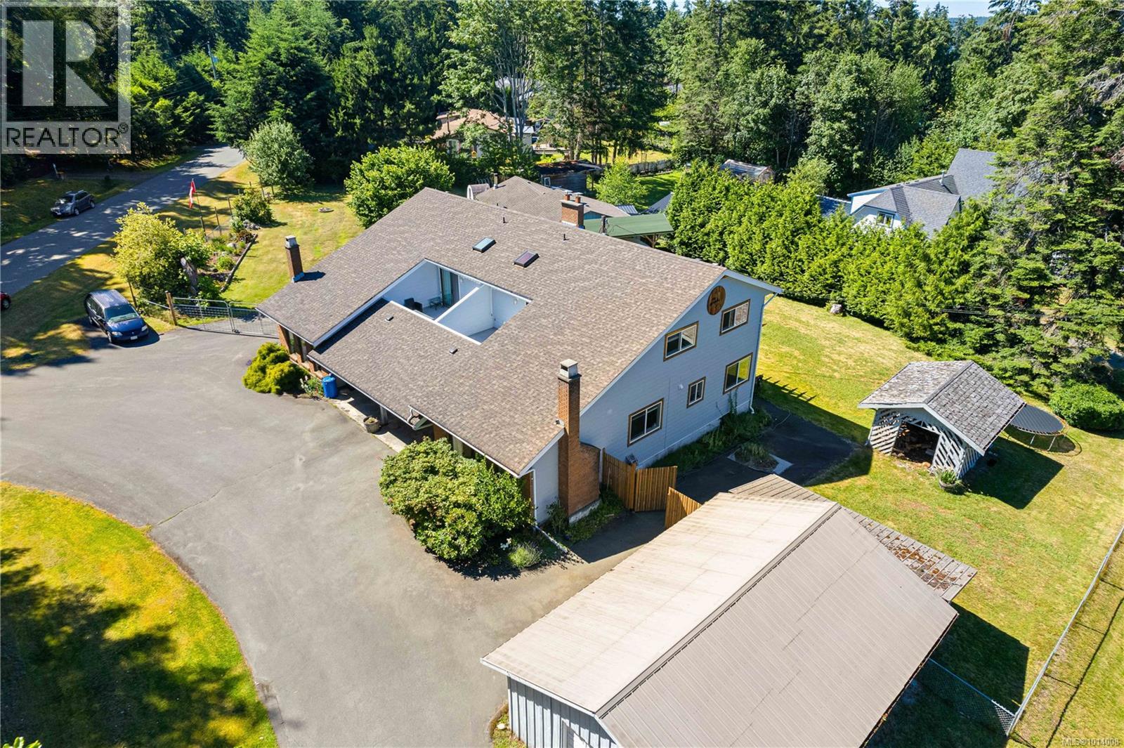A & B 153 Bald Eagle Cres, Bowser