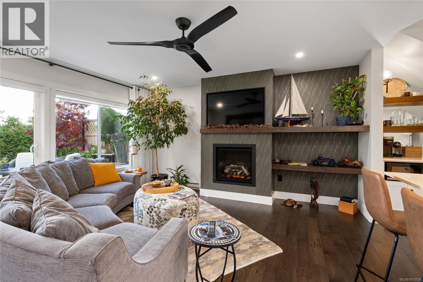 6073 Pleasant Valley Way, Nanaimo