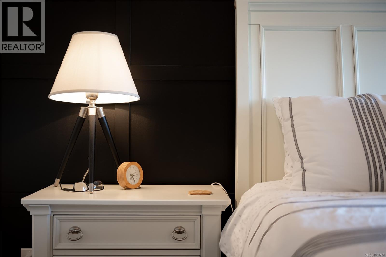 6073 Pleasant Valley Way, Nanaimo