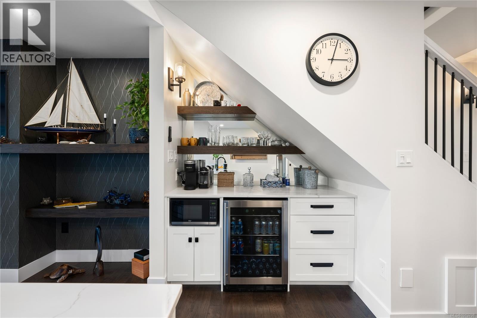 6073 Pleasant Valley Way, Nanaimo