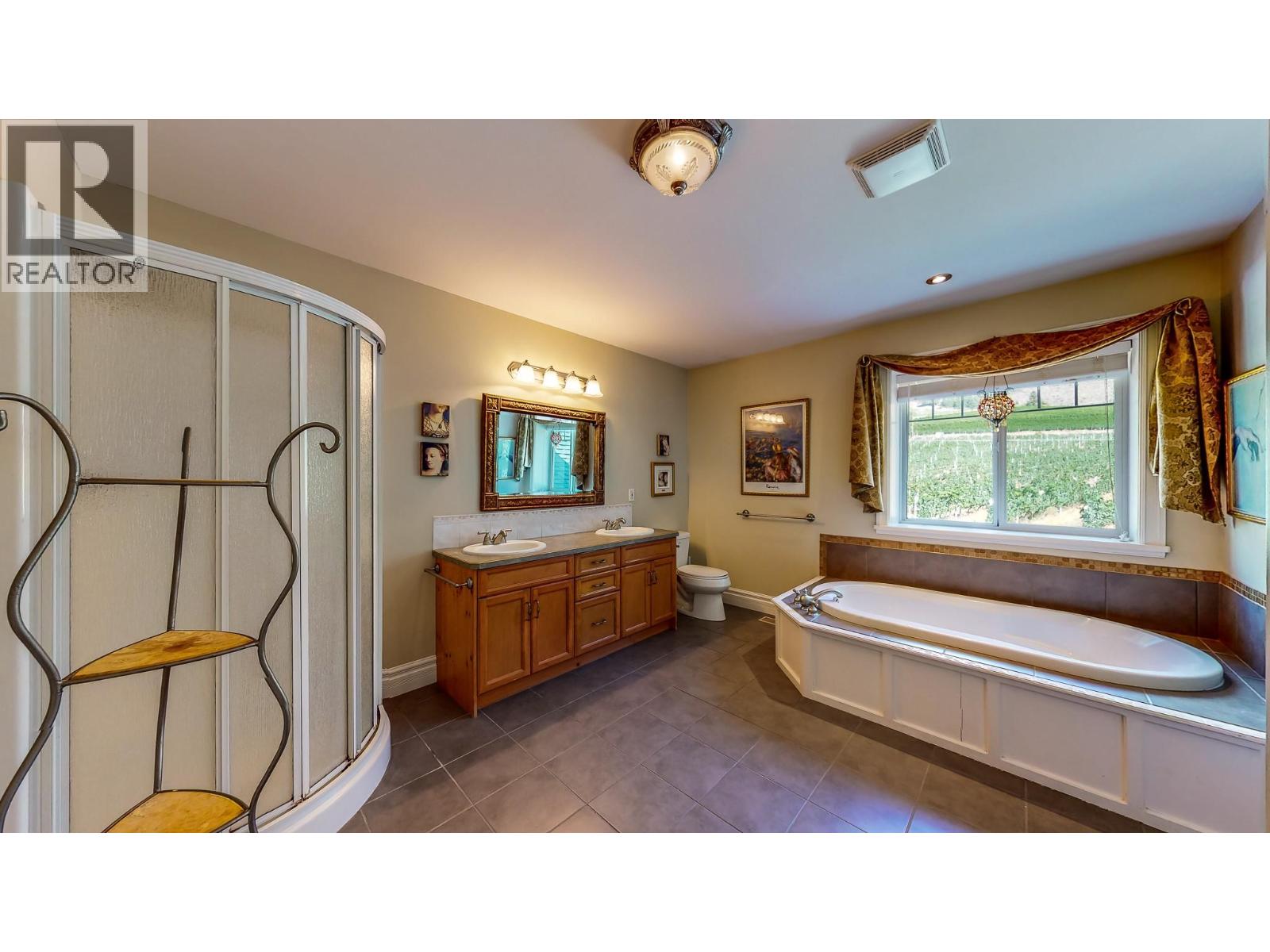 1143 Highway 3, Cawston