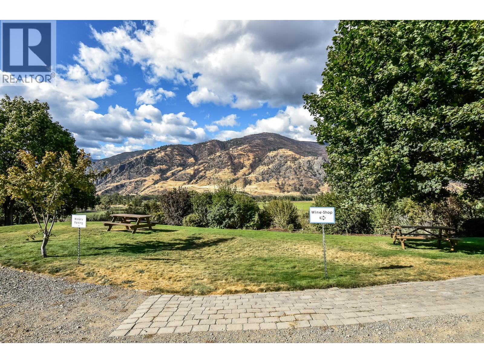 1143 Highway 3, Cawston