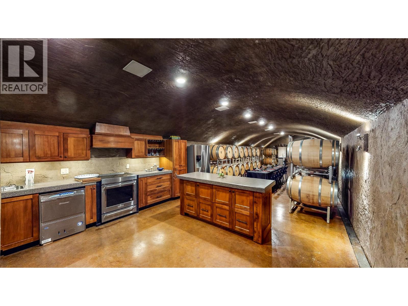 1143 Highway 3, Cawston