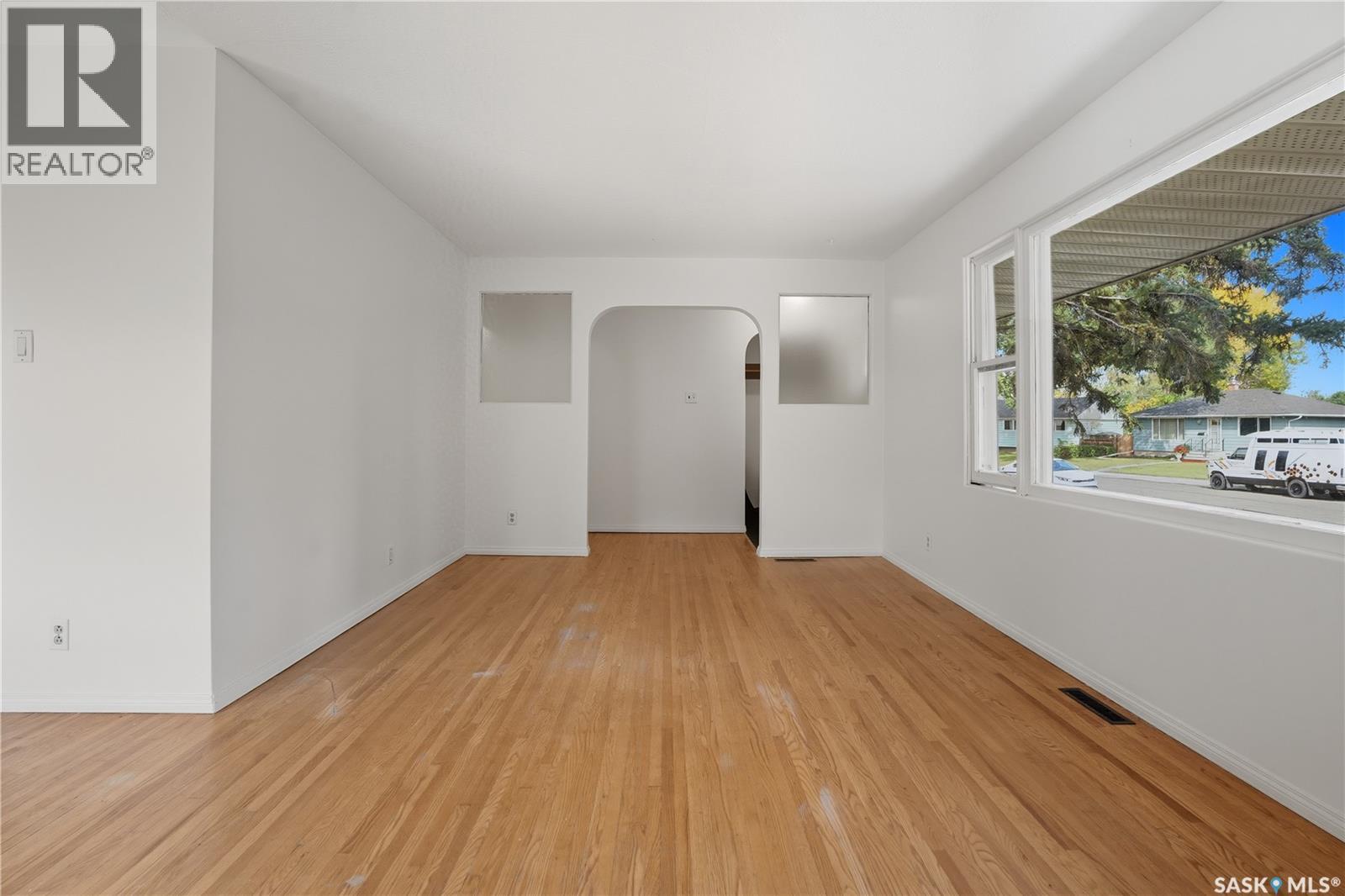 Single Family House Bungalow for Sale in  Horace STREET Regina 