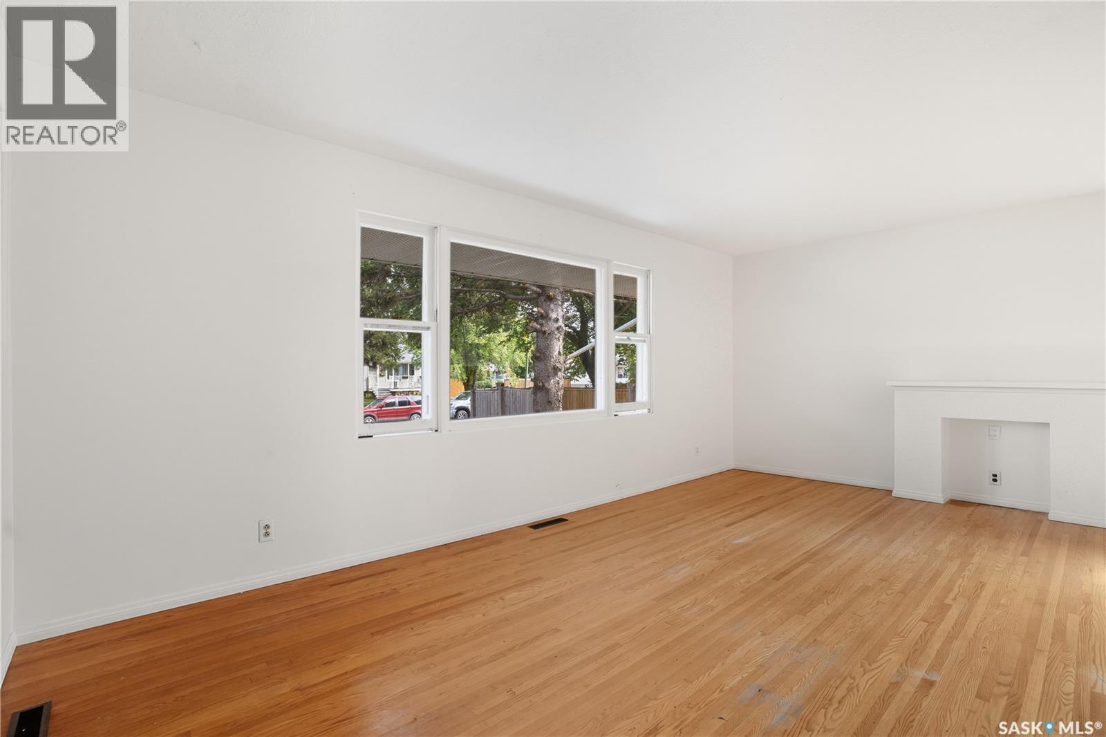 Single Family House Bungalow for Sale in  Horace STREET Regina 