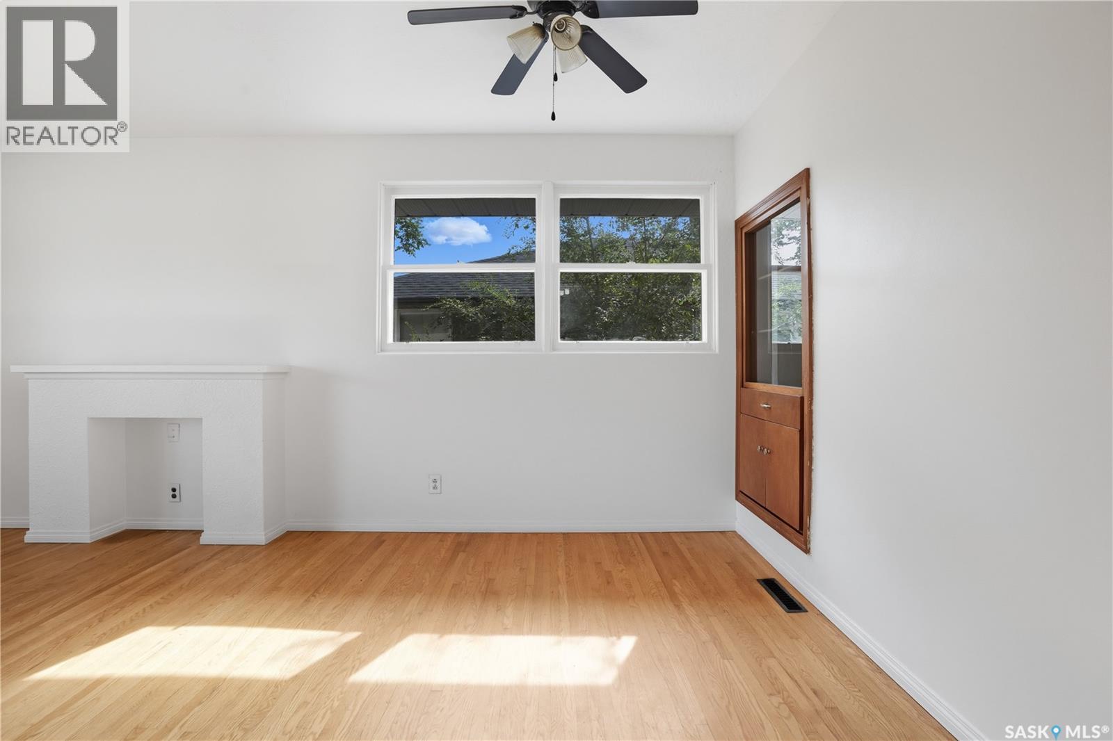 Single Family House Bungalow for Sale in  Horace STREET Regina 