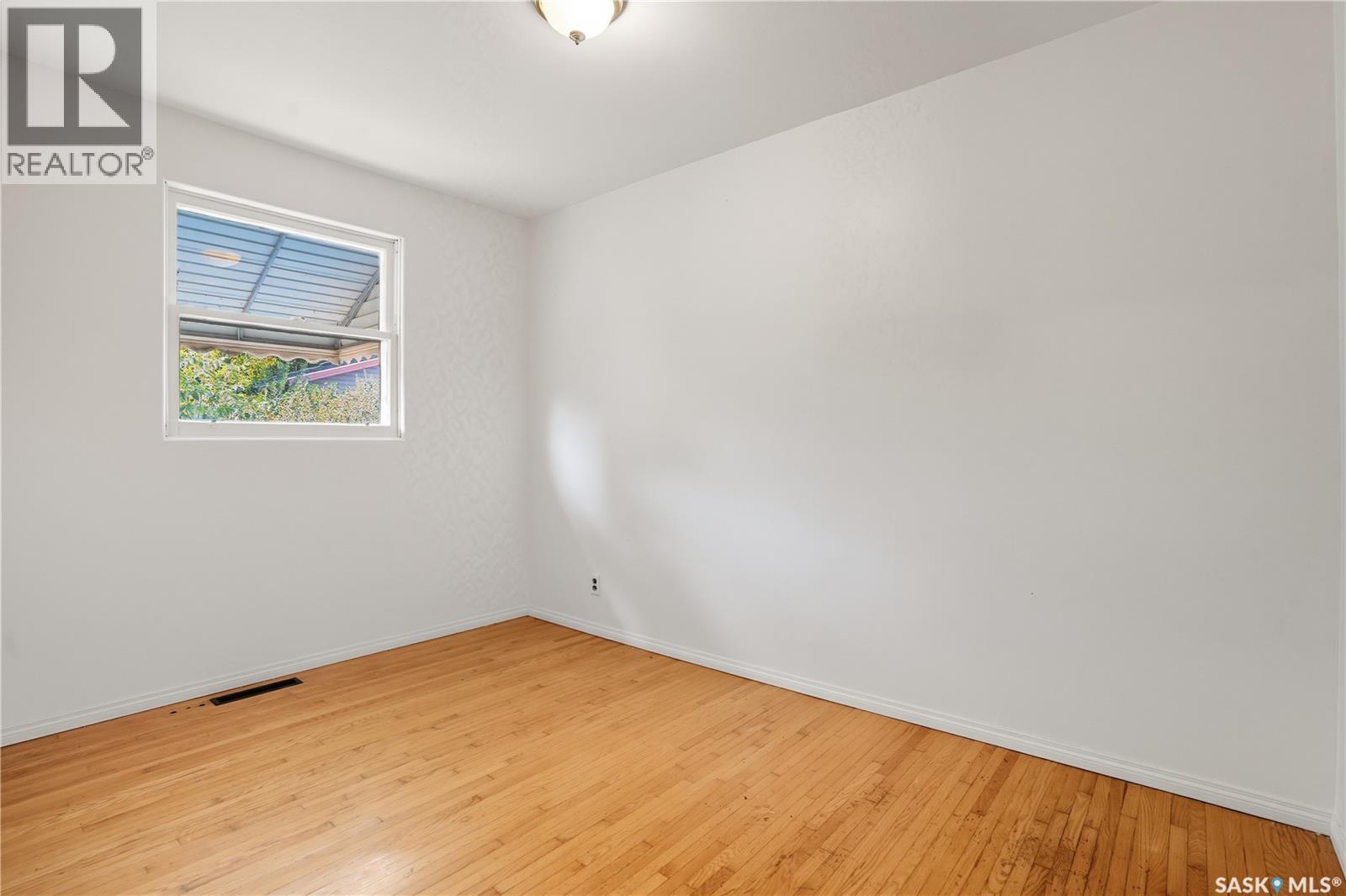Single Family House Bungalow for Sale in  Horace STREET Regina 