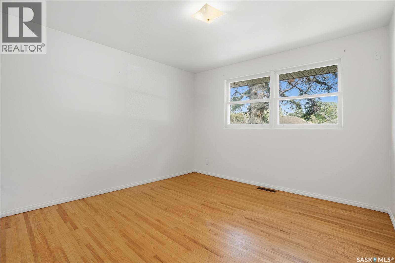 Single Family House Bungalow for Sale in  Horace STREET Regina 