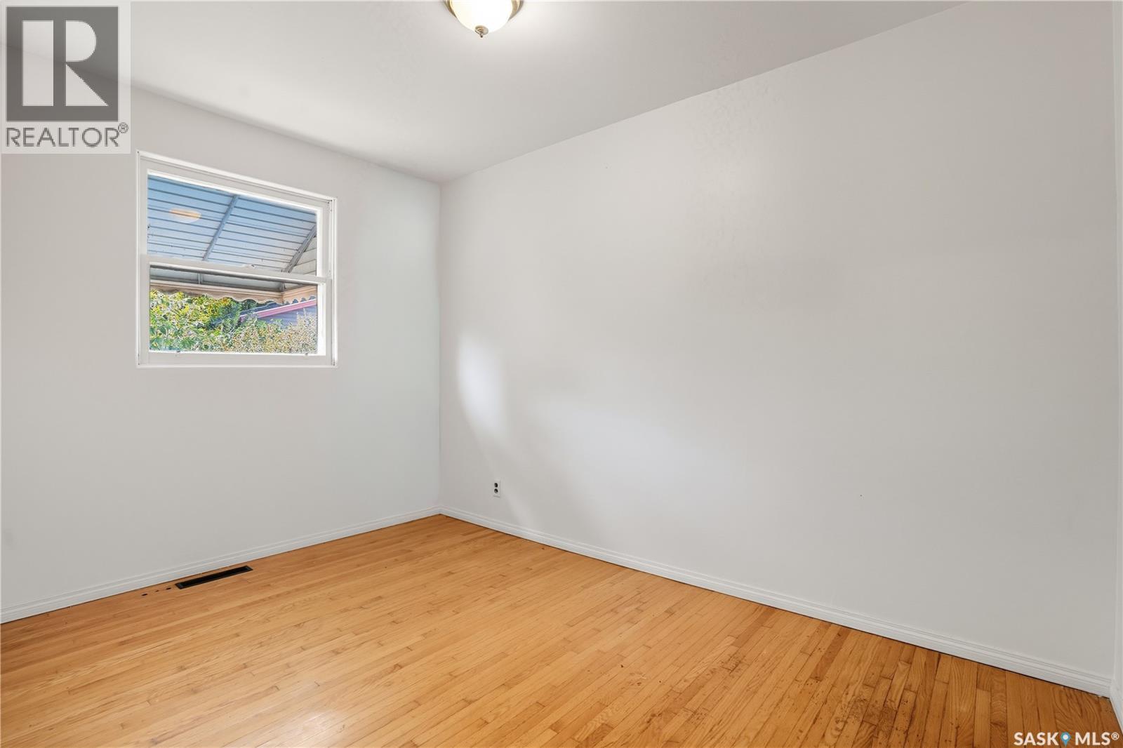 Single Family House Bungalow for Sale in  Horace STREET Regina 
