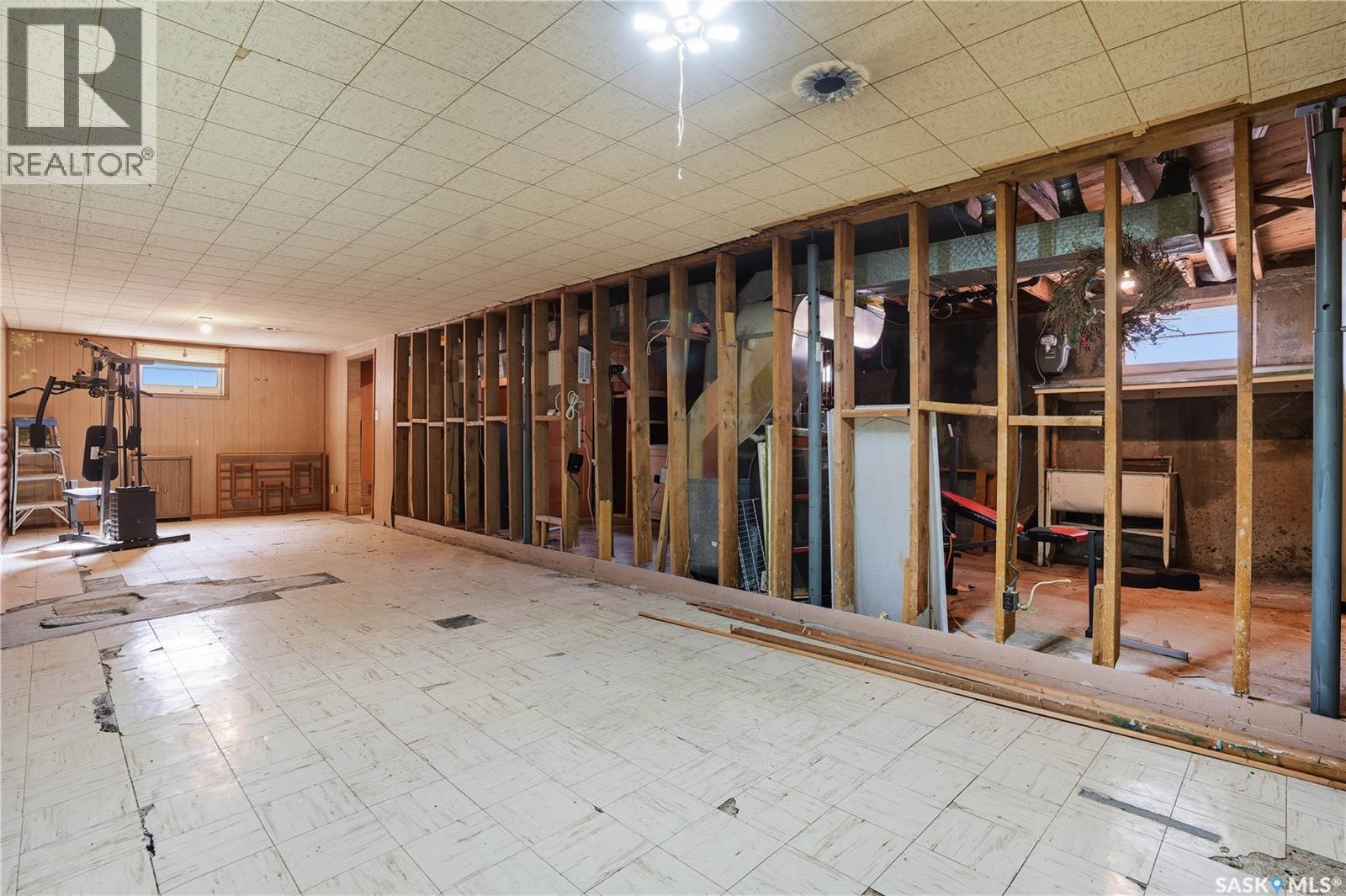 Single Family House Bungalow for Sale in  Horace STREET Regina 