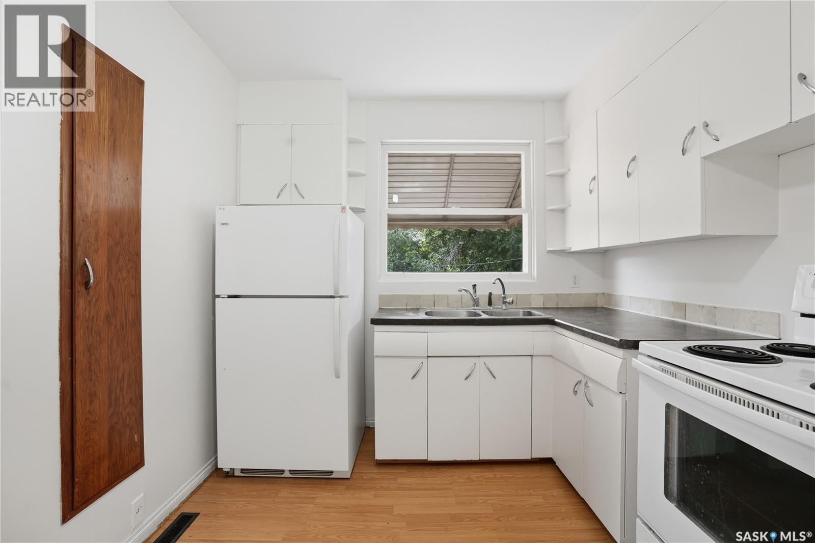Single Family House Bungalow for Sale in  Horace STREET Regina 