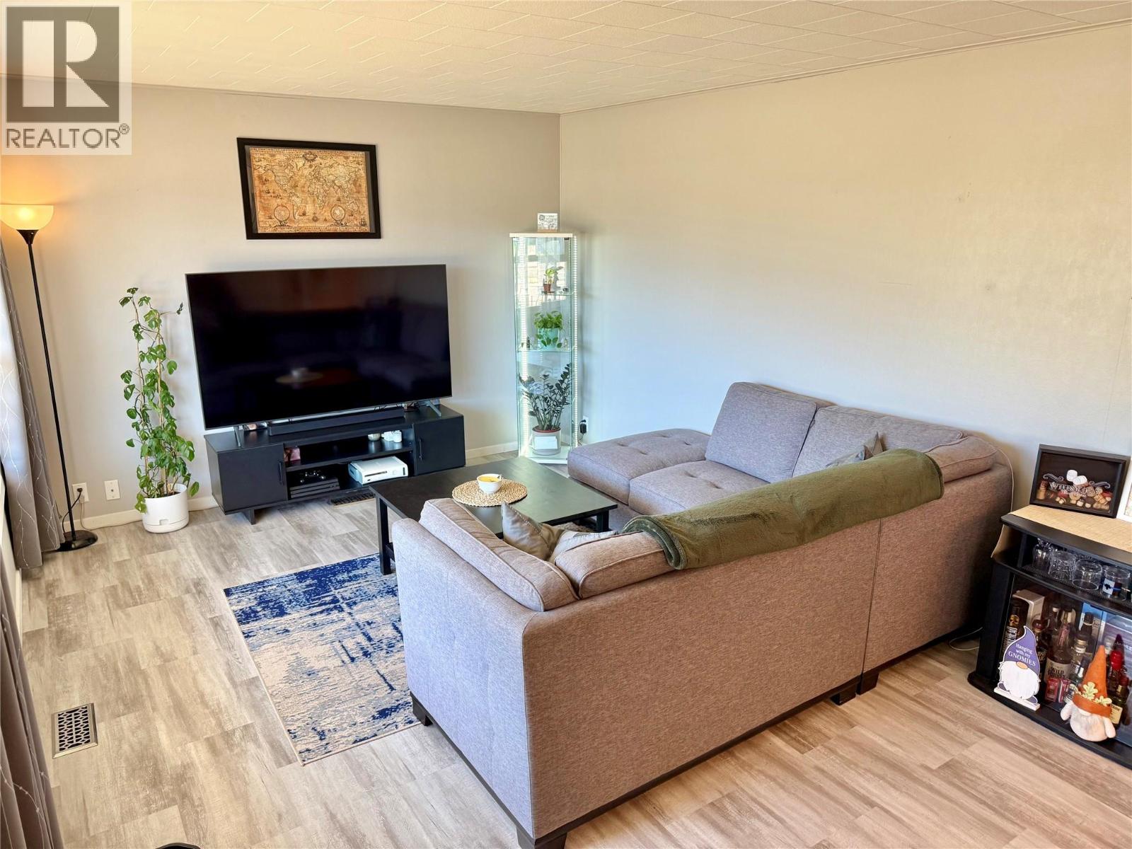 1971 75 Avenue, Grand Forks