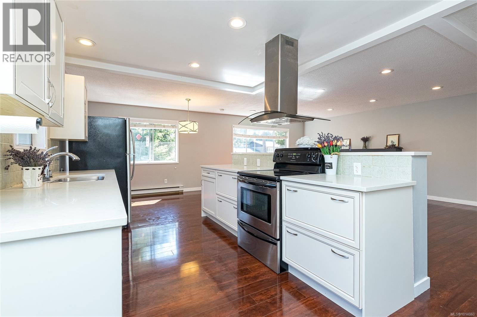4166 Crosshaven Close, Saanich