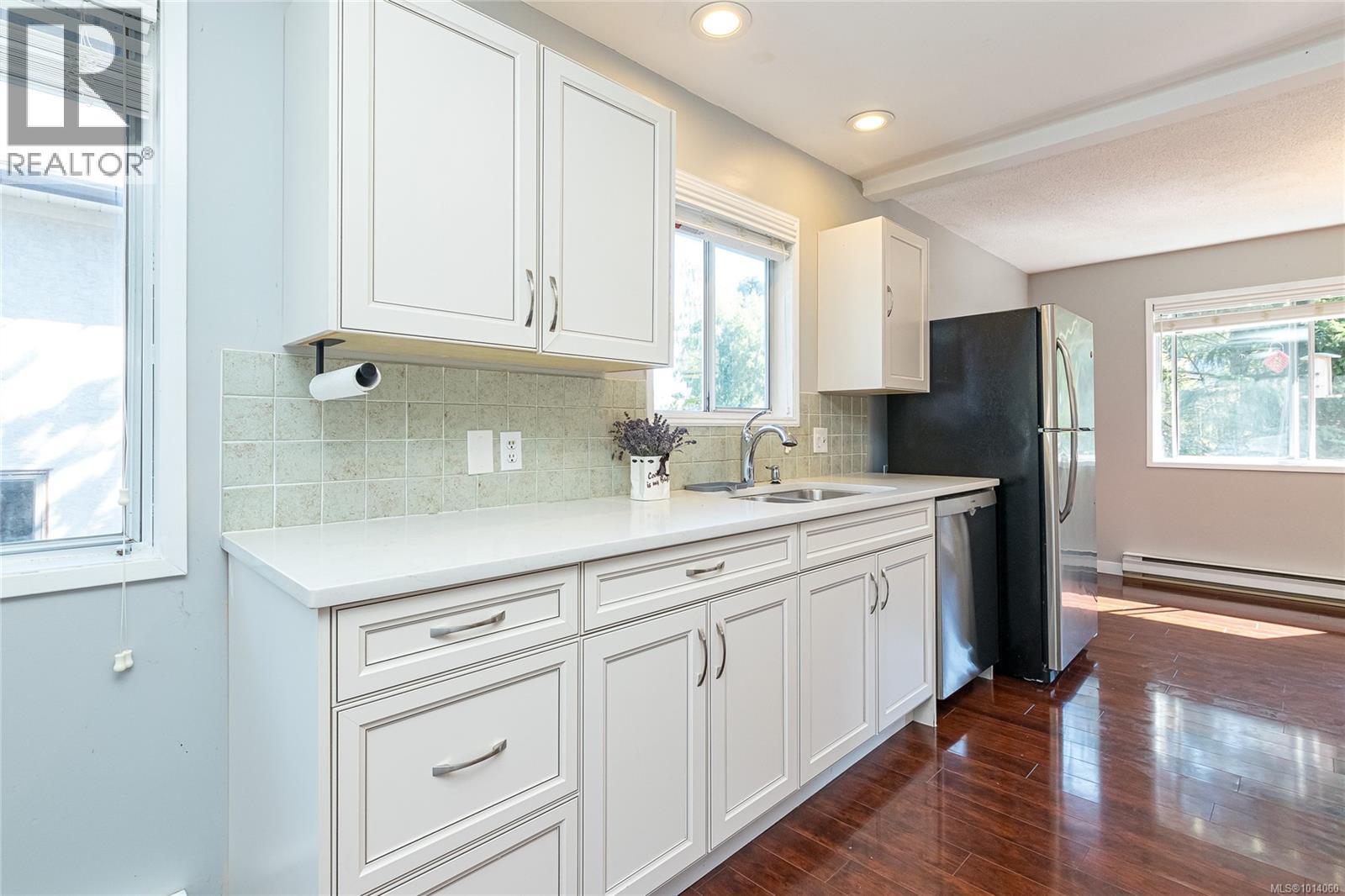 4166 Crosshaven Close, Saanich