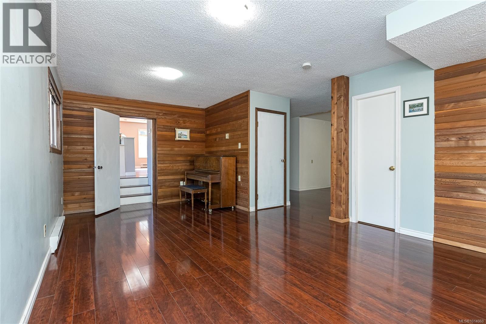 4166 Crosshaven Close, Saanich