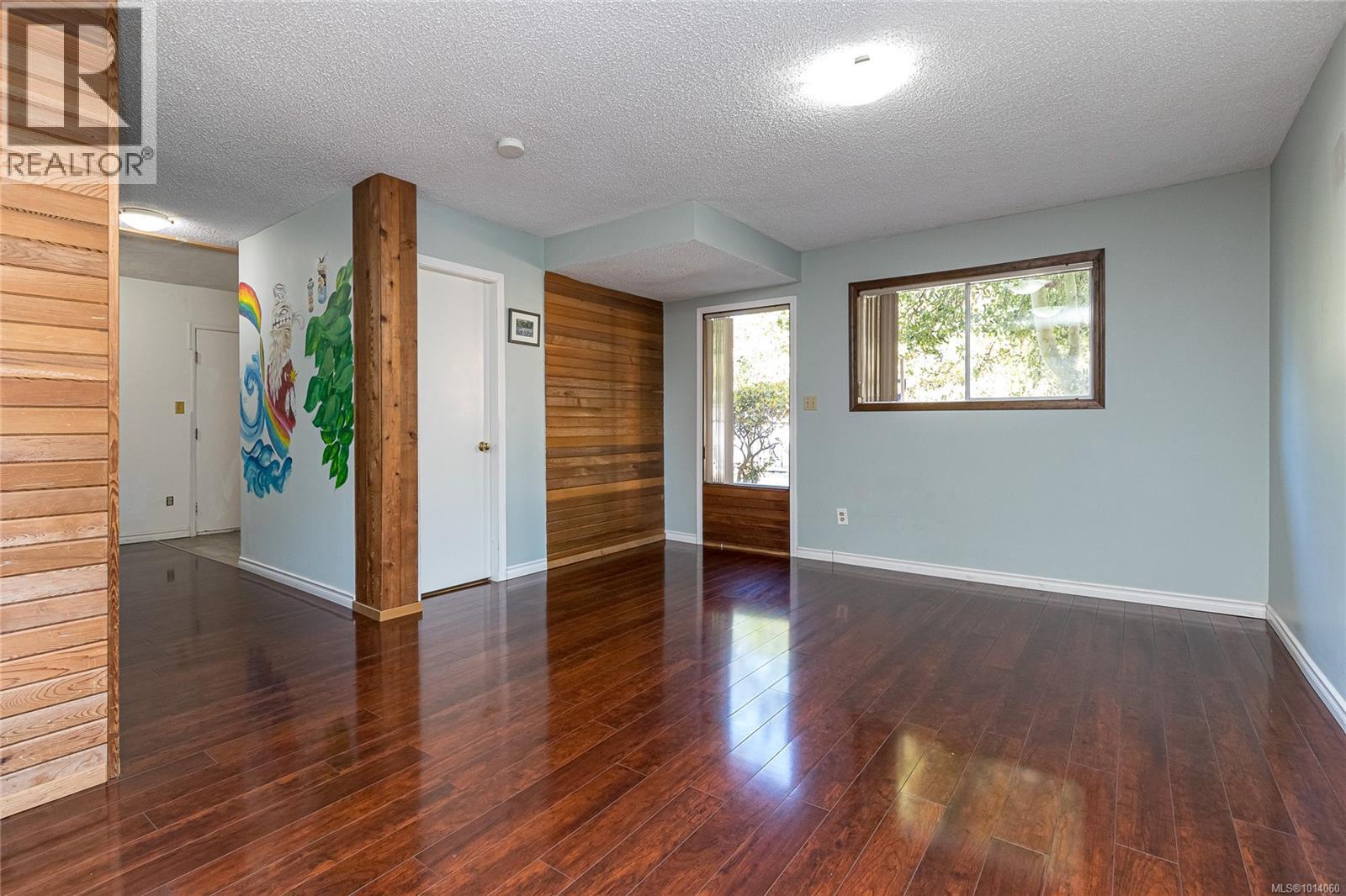4166 Crosshaven Close, Saanich