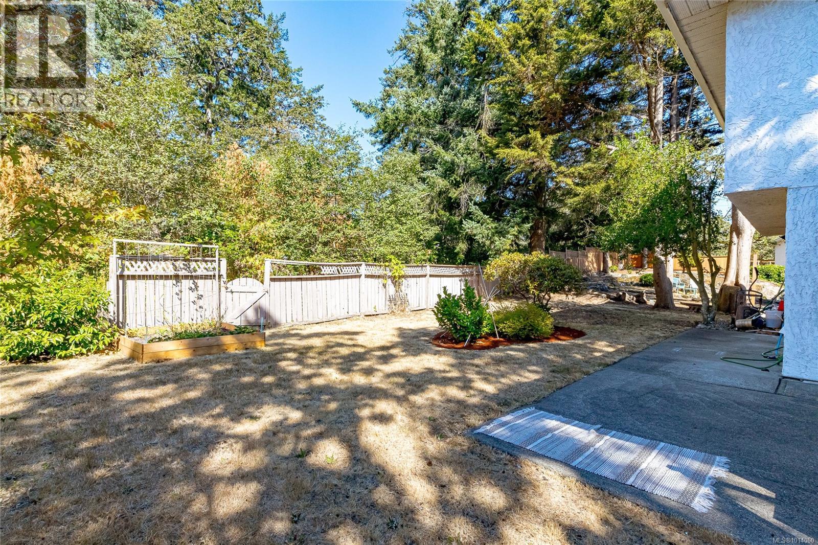 4166 Crosshaven Close, Saanich