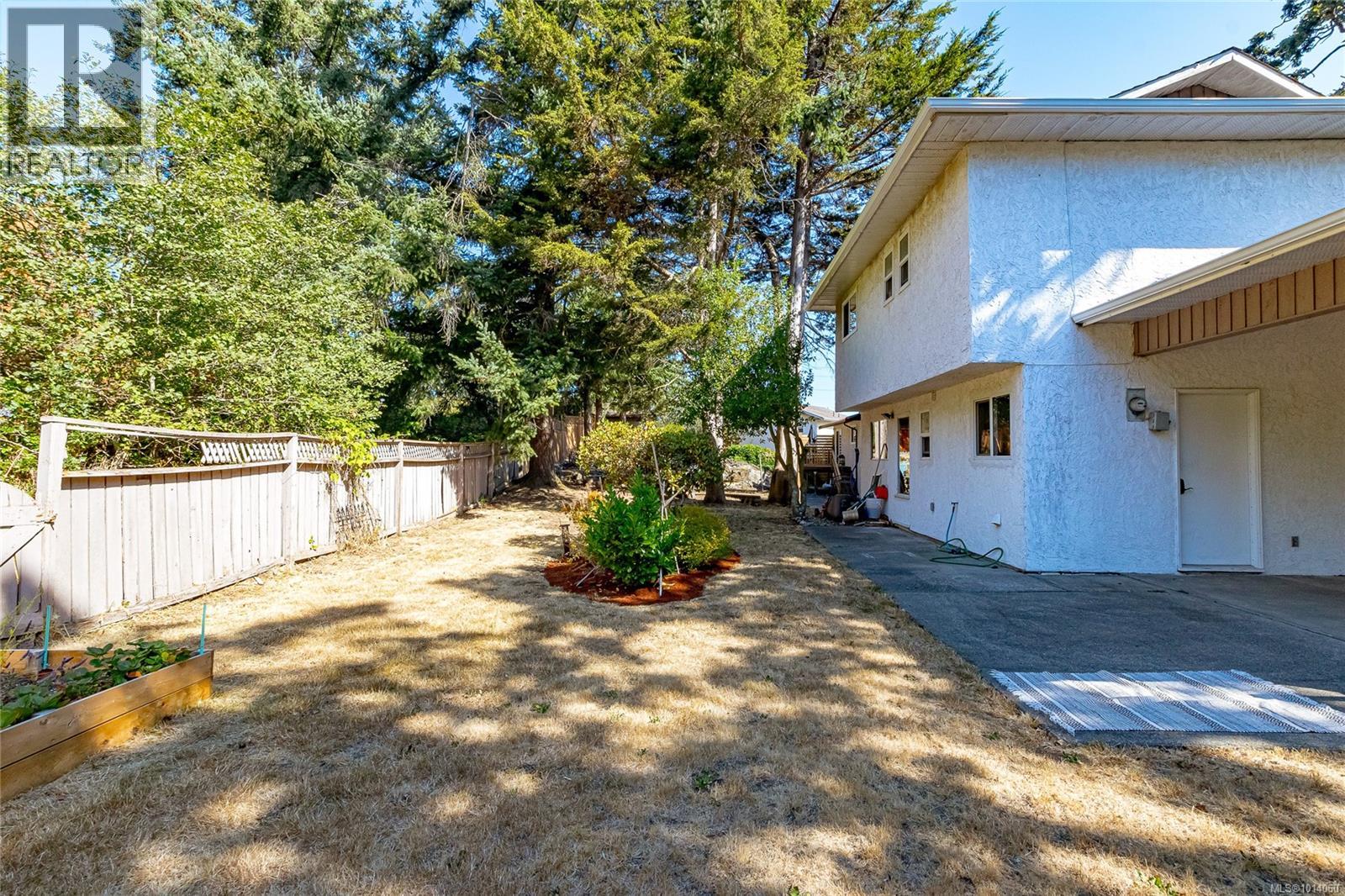 4166 Crosshaven Close, Saanich