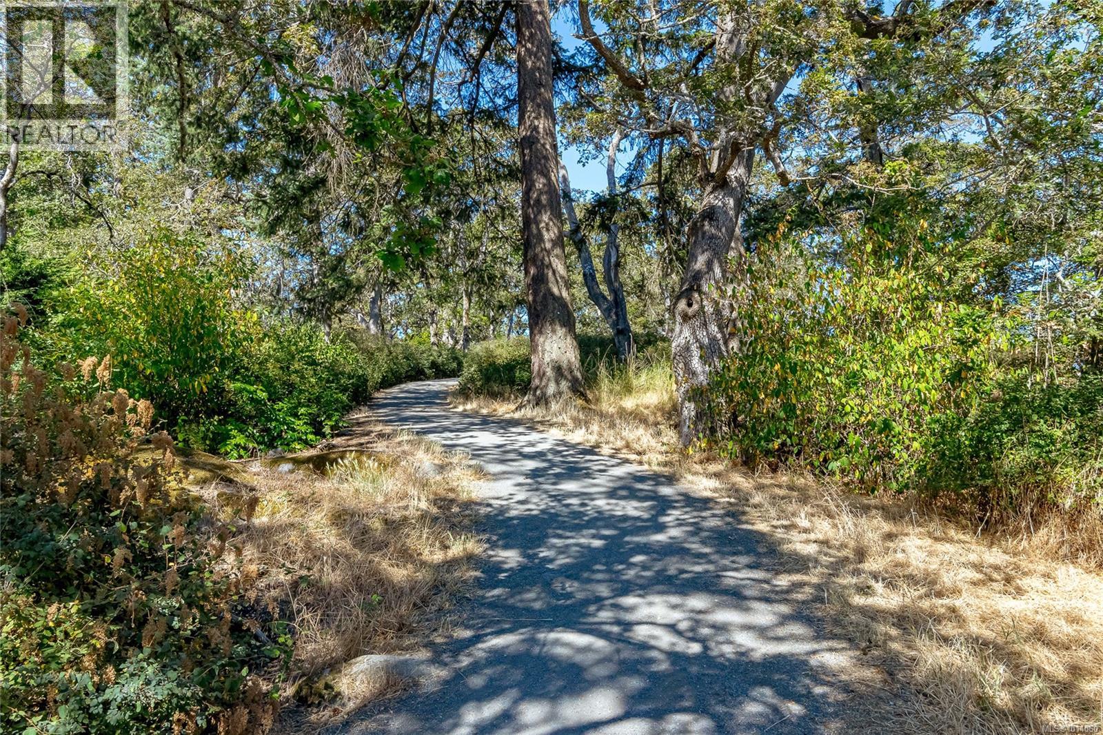 4166 Crosshaven Close, Saanich